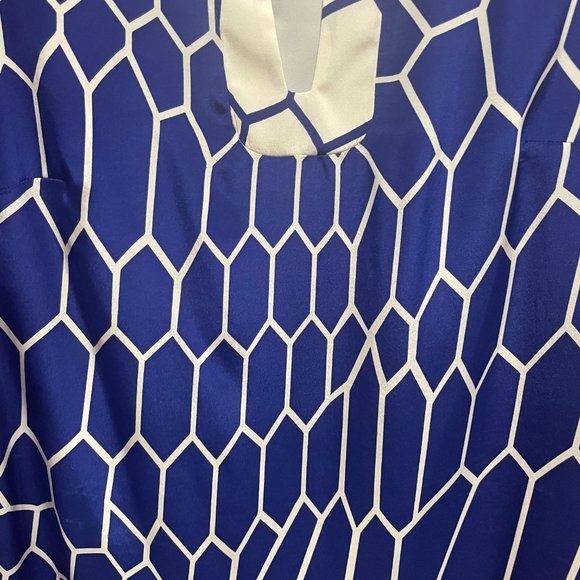 Alice & Trixie 3/4 Sleeve Shift Dress with Keyhole Front Size S (Excellent Cond) - Picture 2 of 4